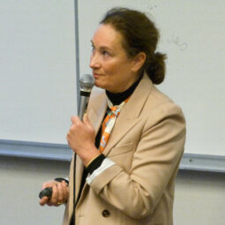 Kristell Dicharry, représentant la CRCC Ouest-Atlantique et Présidente de la Commission Communication de la Compagnie Nationale des Commissaires aux Comptes – CNCC