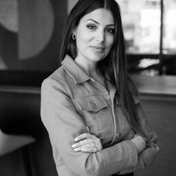 Nathalie Le Mouhaër, Assistante administrative et comptable